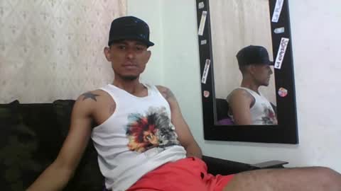 Snapshot of sexyleon69 chatting on April 2026 07:22:01 AM Sexy leon online show from April 2026 07:22:01 AM