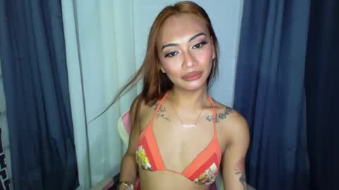 maxine online show from February 2025 07:00:01 PM