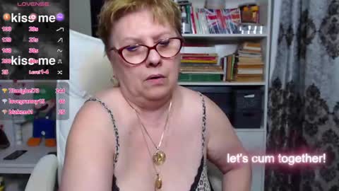 Snapshot of sexylynette4u chatting on January 2025 06:41:02 PM sexylynette4u online show from January 2025 06:41:02 PM