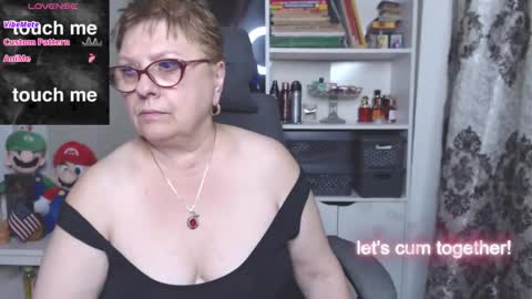 Snapshot of sexylynette4u chatting on October 2025 09:21:01 AM sexylynette4u online show from October 2025 09:21:01 AM