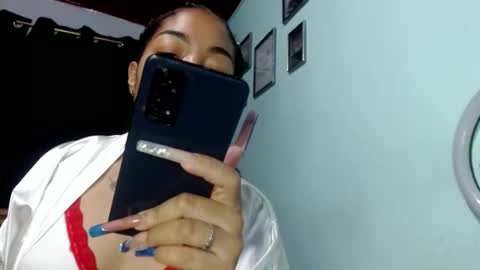 Snapshot of sexymomm678 chatting on April 2026 04:04:01 AM sexymomm678 online show from April 2026 04:04:01 AM