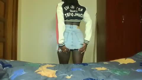 Snapshot of sexymomoh chatting on April 2026 07:08:01 AM sexymomoh online show from April 2026 07:08:01 AM