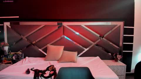 N A F online show from September 2025 08:20:01 PM