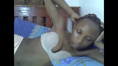 Snapshot of sexypetite4 chatting on March 2026 10:41:01 AM SHARON online show from March 2026 10:41:01 AM