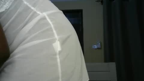 Snapshot of sexypetite_lee chatting on December 2024 12:34:01 PM Lee online show from December 2024 12:34:01 PM