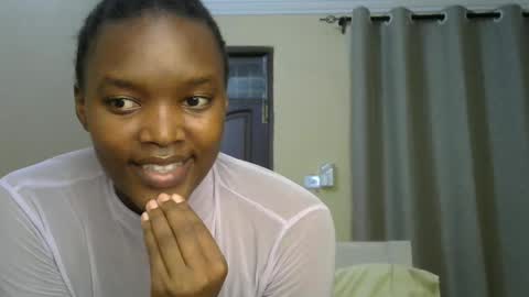 Snapshot of sexypetite_lee chatting on December 2024 12:24:01 PM Lee online show from December 2024 12:24:01 PM