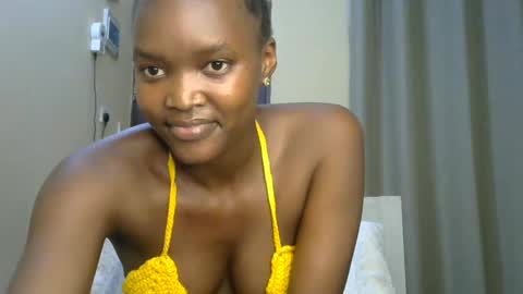 Snapshot of sexypetite_lee chatting on December 2024 12:09:02 PM Lee online show from December 2024 12:09:02 PM