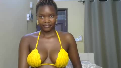 Snapshot of sexypetite_lee chatting on February 2025 05:20:01 AM Lee online show from February 2025 05:20:01 AM