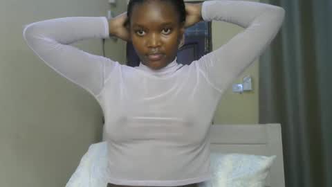 Snapshot of sexypetite_lee chatting on March 2025 04:49:01 AM Lee online show from March 2025 04:49:01 AM