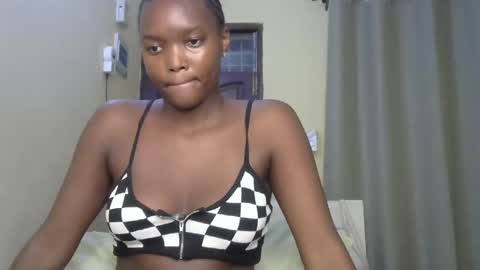 Snapshot of sexypetite_lee chatting on March 2025 04:51:02 AM Lee online show from March 2025 04:51:02 AM