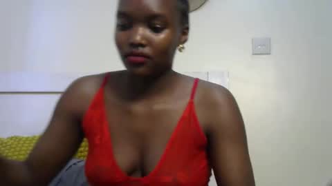 Snapshot of sexypetite_lee chatting on September 2025 11:32:01 AM Lee online show from September 2025 11:32:01 AM