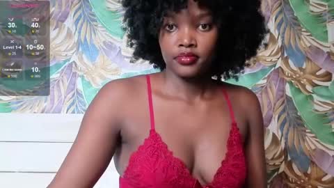 Snapshot of sexypetite_lee chatting on March 2026 05:44:02 AM Lee online show from March 2026 05:44:02 AM