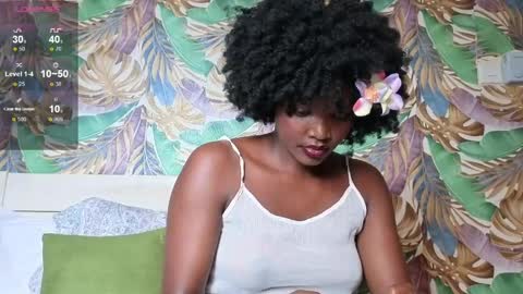 Snapshot of sexypetite_lee chatting on June 2026 02:00:02 PM Lee online show from June 2026 02:00:02 PM