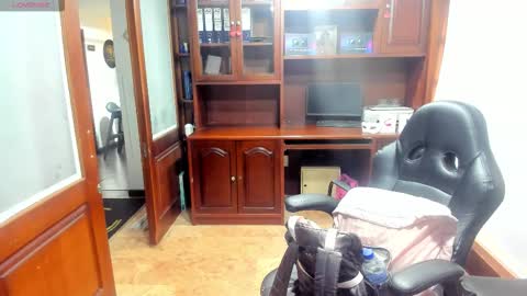 R A C H E L online show from November 2025 11:43:01 AM