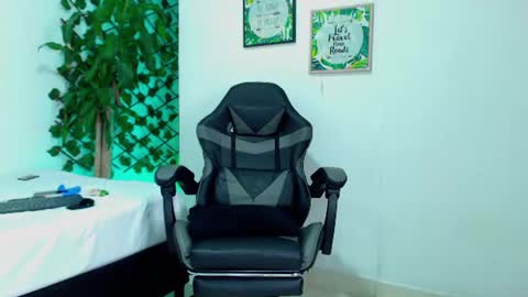 Snapshot of sexytommy_ chatting on June 2026 03:44:02 AM sexytommy_ online show from June 2026 03:44:02 AM