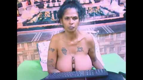 sexyva4u2luv online show from September 2025 07:25:01 PM