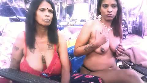 sexyva4u2luv online show from December 2025 09:54:01 PM