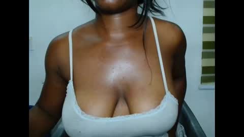 Snapshot of sexyxbunnyxx chatting on March 2026 01:11:01 AM Blue online show from March 2026 01:11:01 AM
