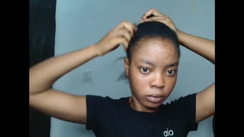 sexyxpeach online show from October 2025 04:18:01 PM