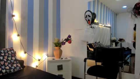 Mary online show from October 2025 11:44:01 AM