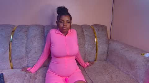 sexyyred_ online show from December 2024 04:06:01 PM