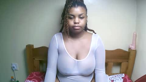 Snapshot of sexyyred_ chatting on April 2026 02:38:01 PM sexyyred_ online show from April 2026 02:38:01 PM