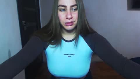 Yuliia online show from December 2025 09:58:02 AM