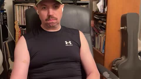 Snapshot of sfgiants1982 chatting on October 2025 11:07:01 PM sfgiants1982 online show from October 2025 11:07:01 PM