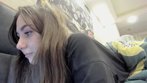 shadow_raffi online show from December 2024 12:22:01 AM