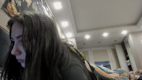 shadow_raffi online show from December 2024 01:38:02 PM