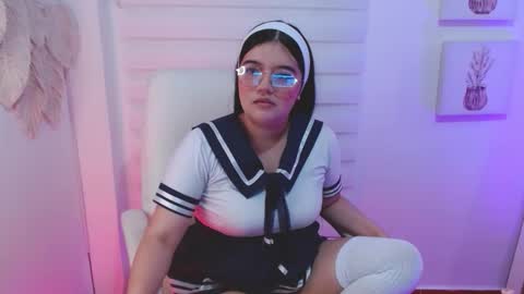 Snapshot of shadowcatt8_ chatting on December 2025 04:27:01 PM online show from December 2025 04:27:01 PM