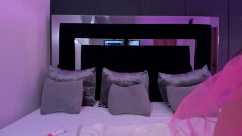 Shaina Vasquez online show from February 2026 05:17:01 AM