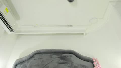 Snapshot of shainabonne chatting on April 2026 07:58:01 PM Shaina online show from April 2026 07:58:01 PM