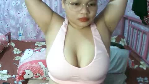Snapshot of shairamae4u chatting on April 2026 12:03:01 PM shairamae4u online show from April 2026 12:03:01 PM