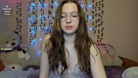 Snapshot of shalinamontana chatting on October 2025 03:33:01 PM Vivian online show from October 2025 03:33:01 PM