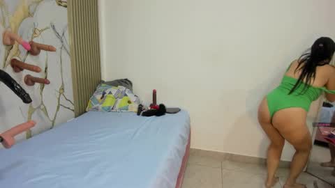 Snapshot of shalomexotic chatting on December 2025 11:59:01 AM shalomexotic online show from December 2025 11:59:01 AM