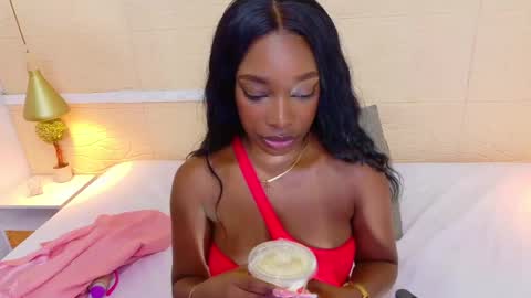 Snapshot of shamira_moore chatting on February 2025 12:05:02 AM Catalina online show from February 2025 12:05:02 AM