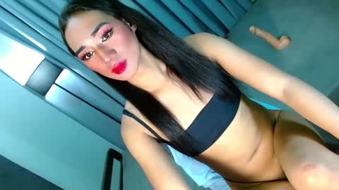 Snapshot of shane_hugexx chatting on January 2025 02:00:01 PM MISS SHANE online show from January 2025 02:00:01 PM