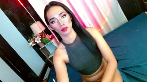 Snapshot of shane_hugexx chatting on February 2025 09:04:01 PM MISS SHANE online show from February 2025 09:04:01 PM