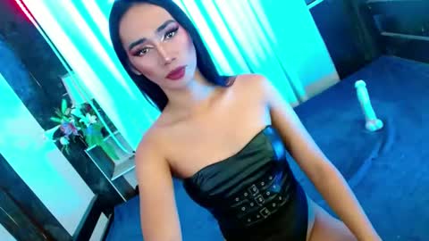 Snapshot of shane_hugexx chatting on February 2025 06:13:02 PM MISS SHANE online show from February 2025 06:13:02 PM