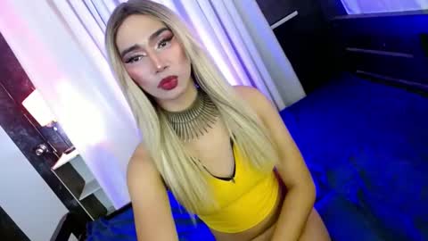 Snapshot of shane_hugexx chatting on February 2025 09:24:02 PM MISS SHANE online show from February 2025 09:24:02 PM