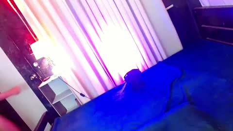 Snapshot of shane_hugexx chatting on February 2025 05:28:01 PM MISS SHANE online show from February 2025 05:28:01 PM