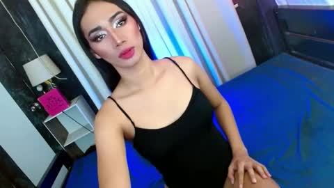 Snapshot of shane_hugexx chatting on March 2025 06:18:01 PM MISS SHANE online show from March 2025 06:18:01 PM