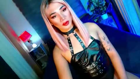 Snapshot of shane_hugexx chatting on September 2025 06:18:02 PM MISS SHANE online show from September 2025 06:18:02 PM