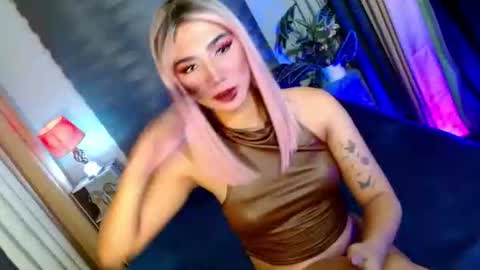 Snapshot of shane_hugexx chatting on September 2025 06:19:02 PM MISS SHANE online show from September 2025 06:19:02 PM