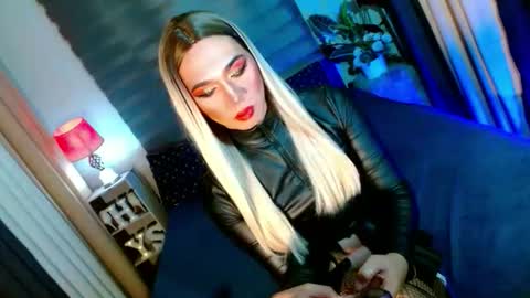 Snapshot of shane_hugexx chatting on October 2025 06:39:01 PM MISS SHANE online show from October 2025 06:39:01 PM