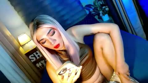 Snapshot of shane_hugexx chatting on November 2025 06:44:02 PM MISS SHANE online show from November 2025 06:44:02 PM