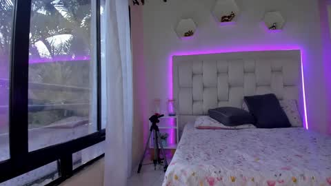 Shana online show from February 2025 01:06:01 PM