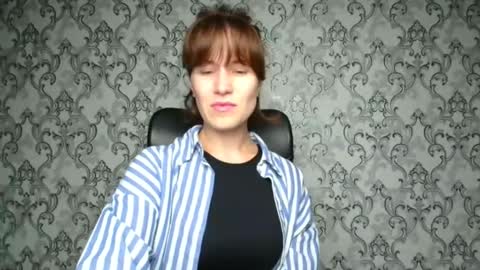 Shannen online show from November 2025 06:10:01 PM