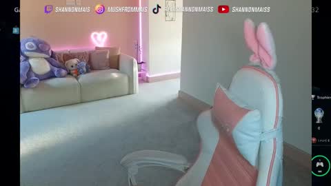 Shanmais online show from September 2025 04:32:01 PM